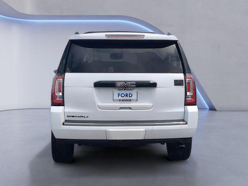 White Frost Tricoat 2020 GMC Yukon Denali