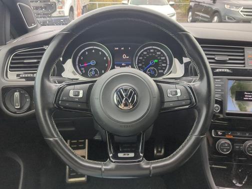 2017 Volkswagen Golf R 2.0T DSG