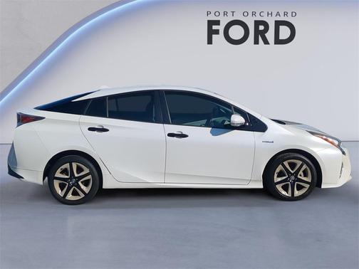2017 Toyota Prius Three Touring