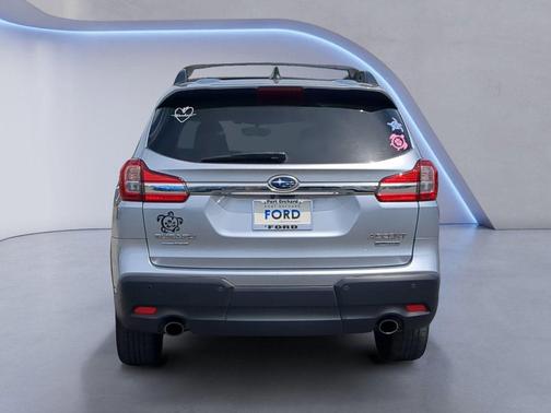 Ice Silver Metallic 2019 Subaru Ascent Limited 7-Passenger