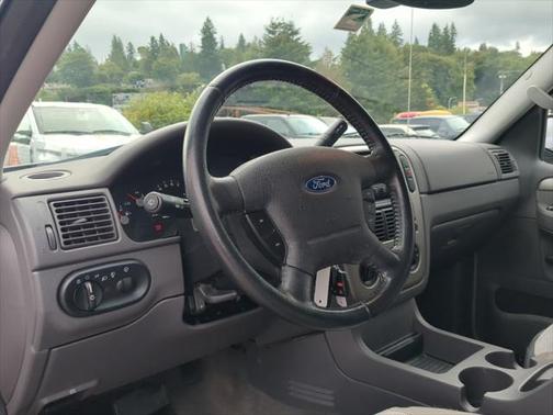 2004 Ford Explorer XLT
