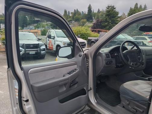 2004 Ford Explorer XLT