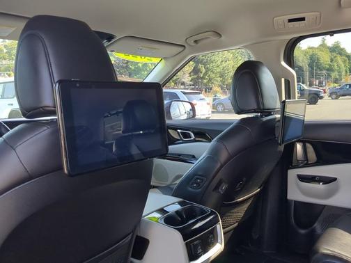 2022 Kia Carnival SX