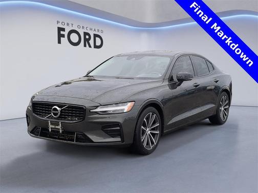 2022 Volvo S60 T5 Momentum