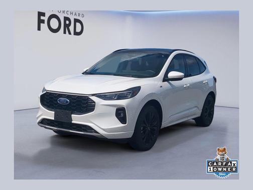 Star White Metallic Tri-Coat 2025 Ford Escape ST-Line Elite