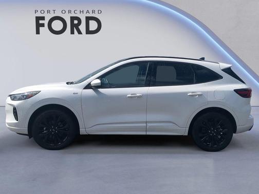 Star White Metallic Tri-Coat 2025 Ford Escape ST-Line Elite