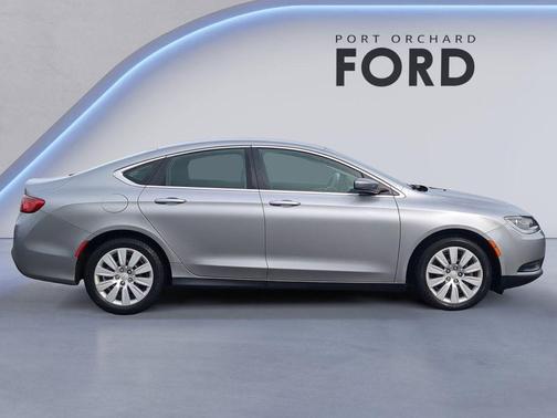 2015 Chrysler 200 LX