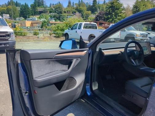 2022 Tesla Model Y Long Range Dual Motor All-Wheel Drive
