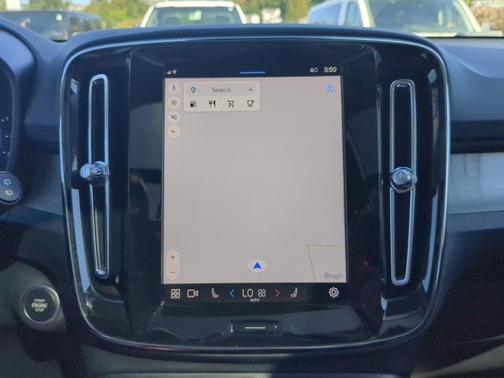 2024 Volvo XC40 B5 Core