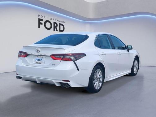 Ice Cap 2024 Toyota Camry SE