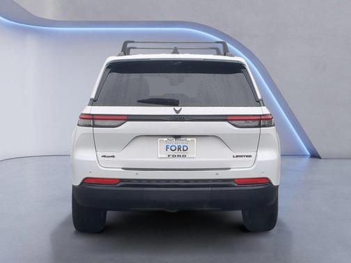 Bright White Clearcoat 2023 Jeep Grand Cherokee Limited