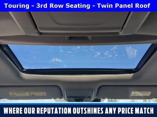 2022 Honda Pilot Touring 8-Passenger