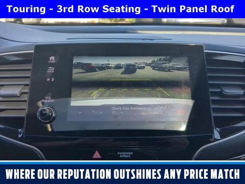 2022 Honda Pilot Touring 8-Passenger