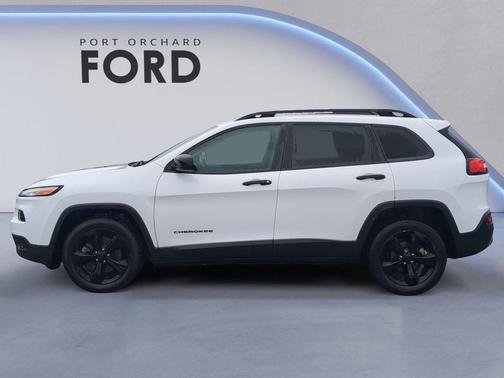 Bright White Clearcoat 2017 Jeep Cherokee Altitude