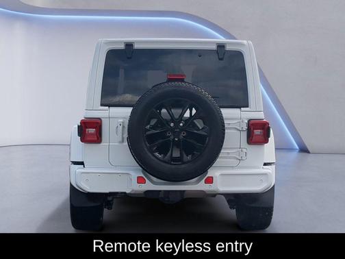 Bright White Clearcoat 2022 Jeep Wrangler Unlimited Sahara