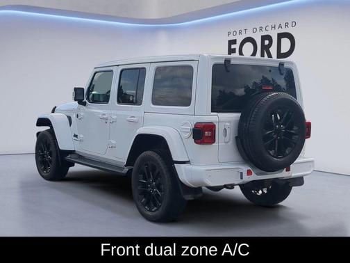 Bright White Clearcoat 2022 Jeep Wrangler Unlimited Sahara