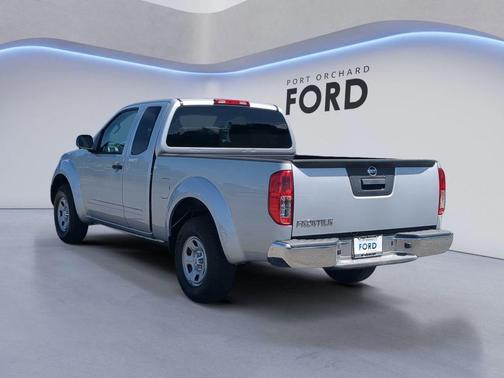 Brilliant Silver 2015 Nissan Frontier S
