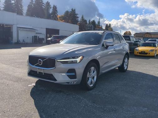 2022 Volvo XC60 B5 Momentum
