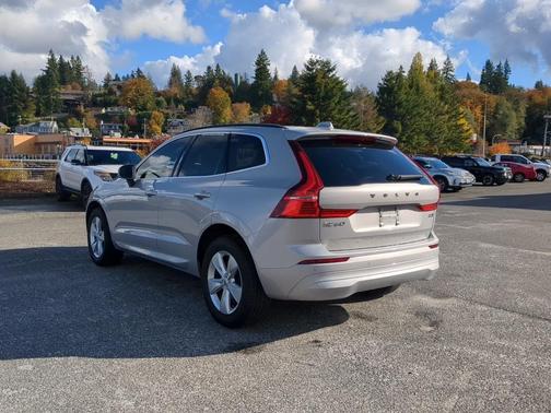 2022 Volvo XC60 B5 Momentum