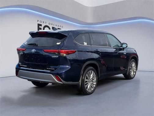 2020 Toyota Highlander Hybrid Platinum