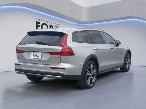 Silver Dawn Metallic 2025 Volvo V60 Cross Country Plus, B5 AWD Gas (mild hybrid)