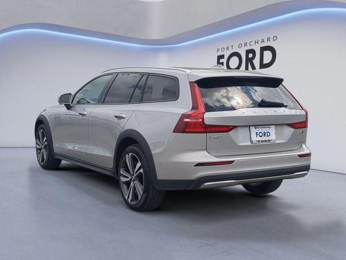 Silver Dawn Metallic 2025 Volvo V60 Cross Country Plus, B5 AWD Gas (mild hybrid)
