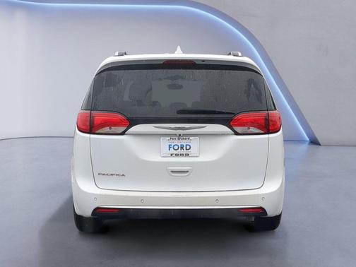 2018 Chrysler Pacifica Touring-L Plus