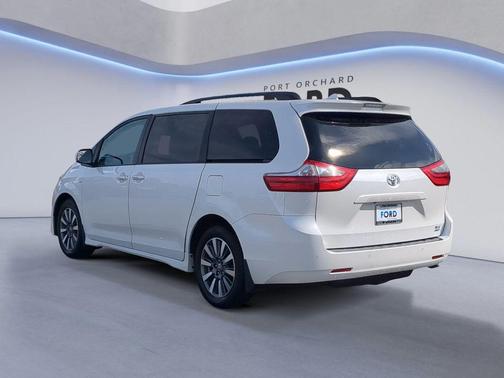 Blizzard Pearl 2020 Toyota Sienna Limited