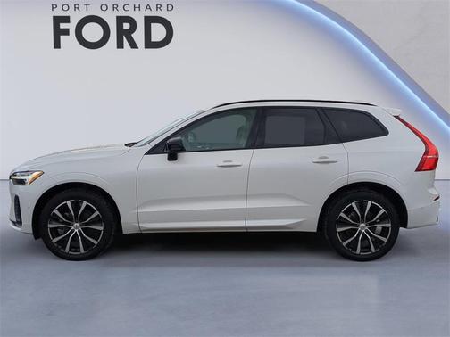 2024 Volvo XC60 B5 Plus Dark Theme