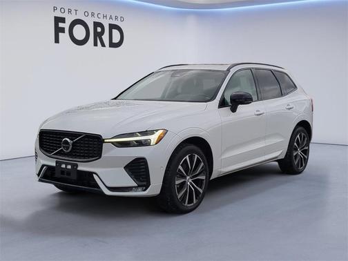 2024 Volvo XC60 B5 Plus Dark Theme