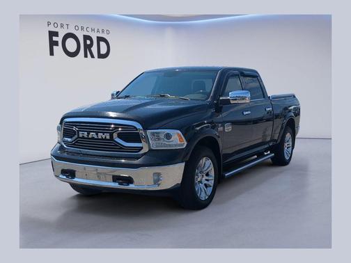 Brilliant Black Crystal Pearlcoat 2017 RAM 1500 Longhorn