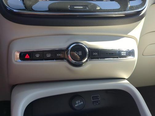 2022 Volvo XC40 T5 Inscription