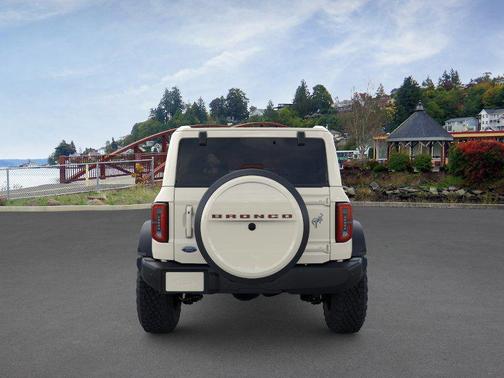 Wimbledon White 2026 Ford Bronco Outer Banks