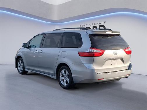 2019 Toyota Sienna LE