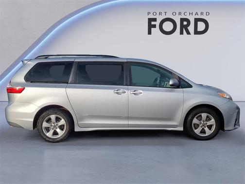 2019 Toyota Sienna LE