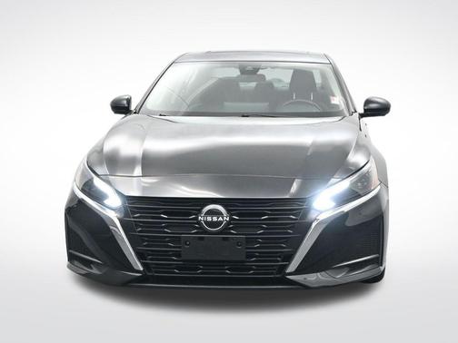 Black 2023 Nissan Altima 2.5 SL