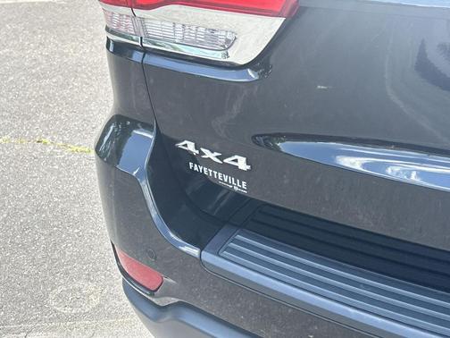 2019 Jeep Grand Cherokee Laredo E