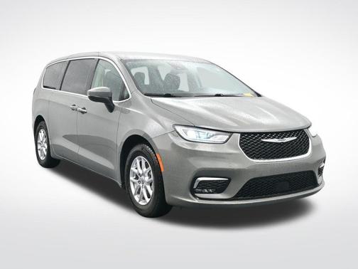 2023 Chrysler Pacifica Touring-L