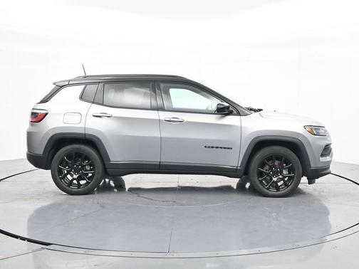 2022 Jeep Compass Altitude