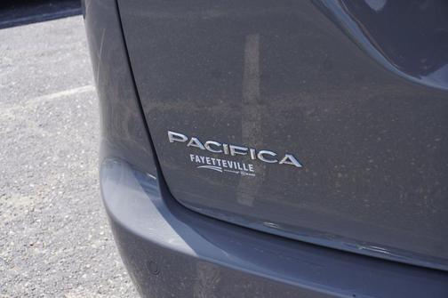 2022 Chrysler Pacifica Hybrid Touring L