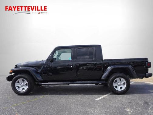 2022 Jeep Gladiator Sport