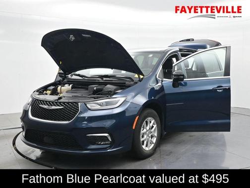 2025 Chrysler Pacifica Select