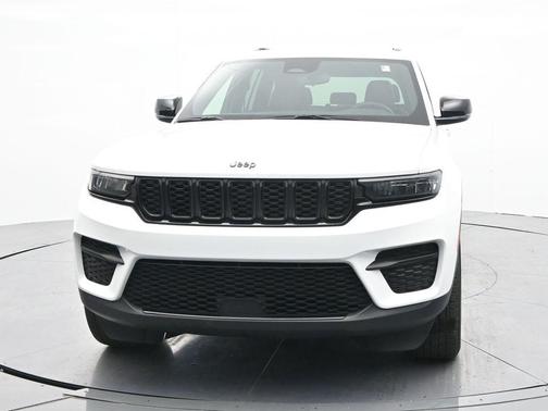 2024 Jeep Grand Cherokee Laredo