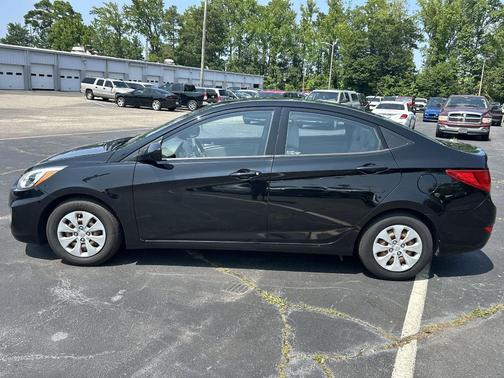 2016 Hyundai Accent SE