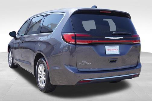 2023 Chrysler Pacifica Touring-L