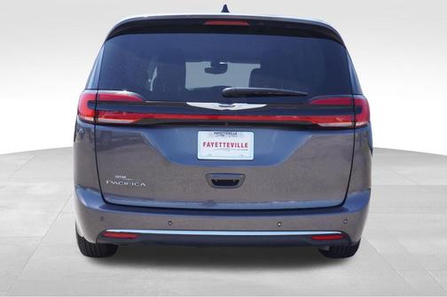 2023 Chrysler Pacifica Touring-L