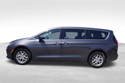 2023 Chrysler Pacifica Touring-L