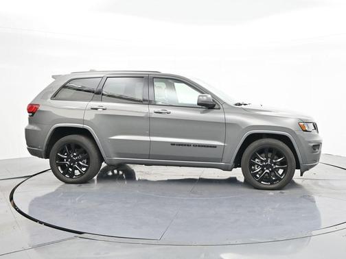 2022 Jeep Grand Cherokee WK Laredo