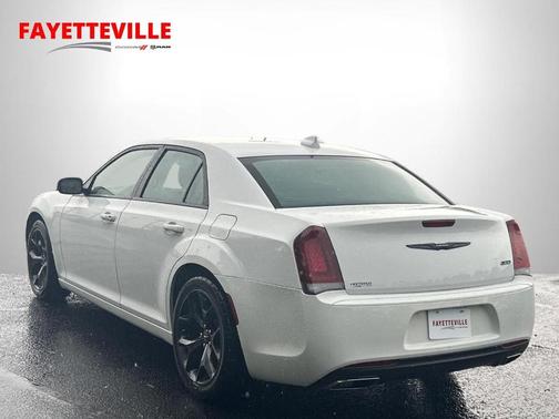 2022 Chrysler 300 Touring