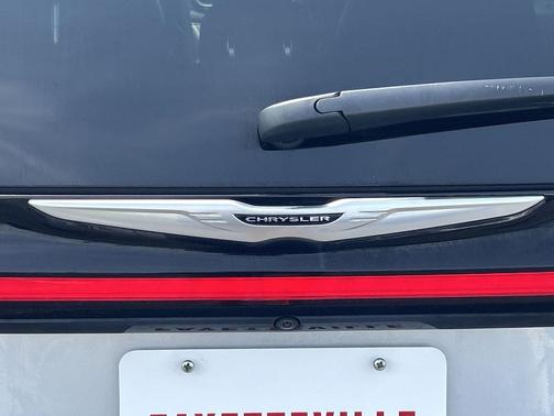 2023 Chrysler Pacifica Touring-L